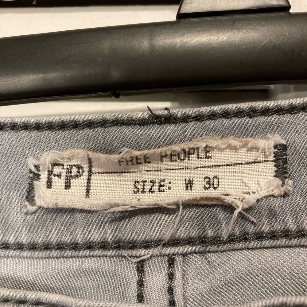 Free People Faded Gray 27 Stretch Skinny Crop Normcore Jeans Size 30 - Picture 8 of 16